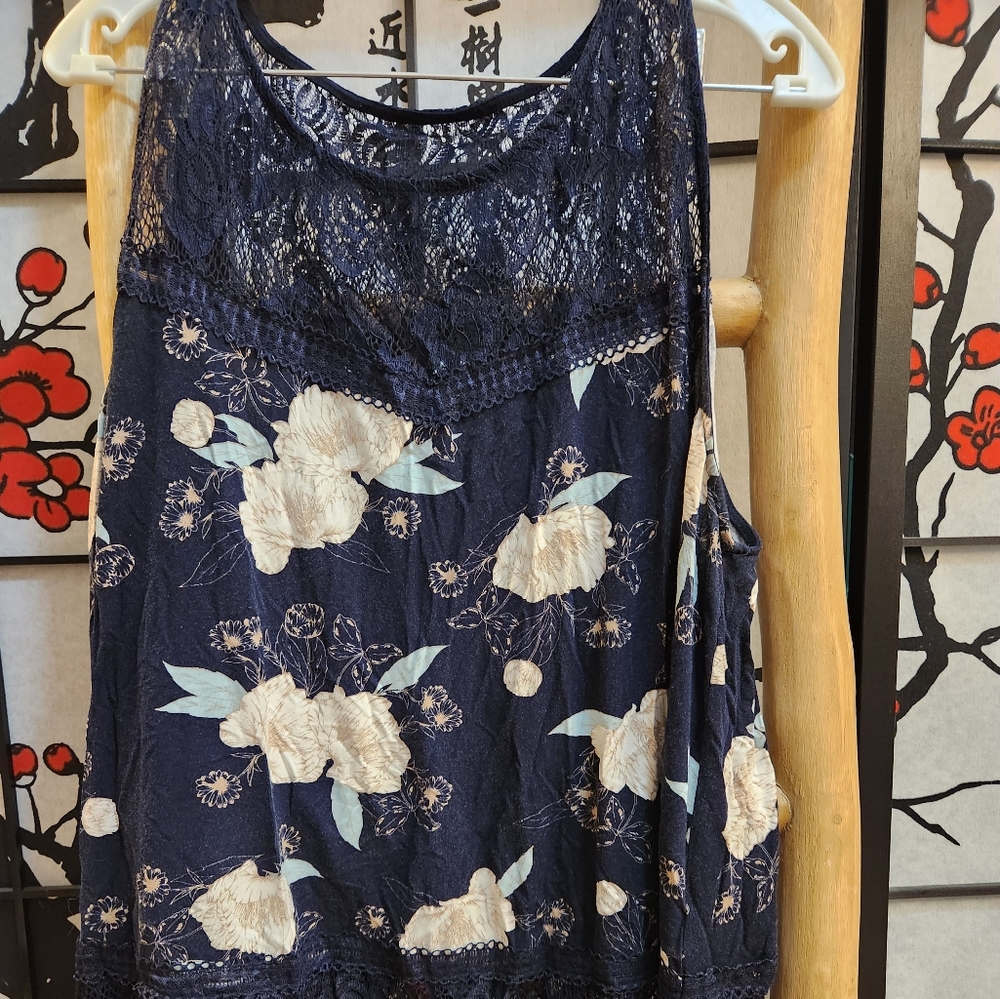 Torrid floral lace tanktop